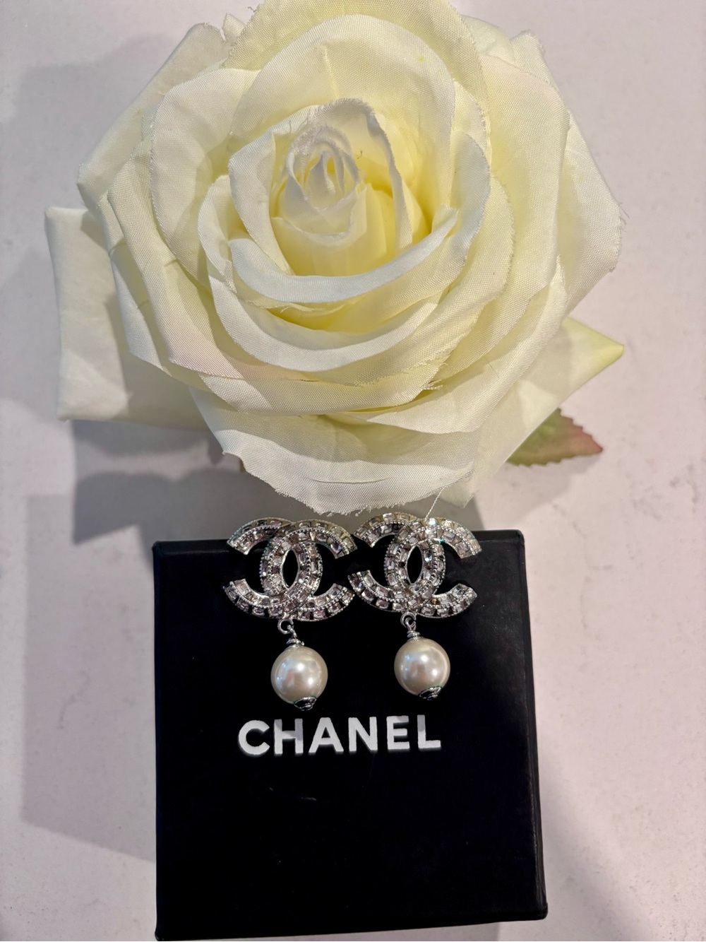 Chanel crystal pearl drop earrings. Authentic!